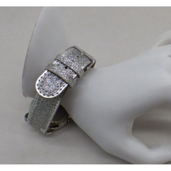 Macy’s Holiday Lane Women’s Shimmer Strap watch - Picture 8 of 9